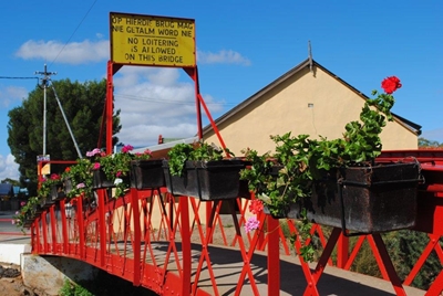 The 'Rooi Bruggie' - Willowmore