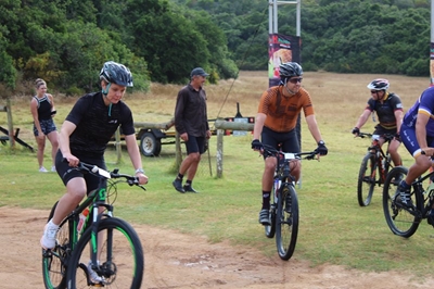Fietsry en draf 'n vereiste