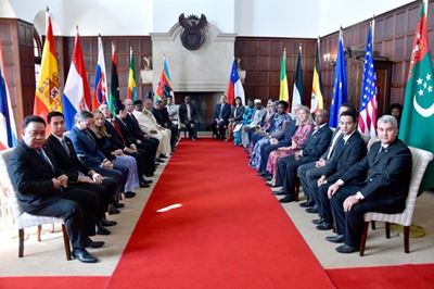 Ramaphosa welcomes 14 new ambassadors to SA