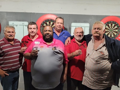 Country Club se veerpyltjiespan tref die kol