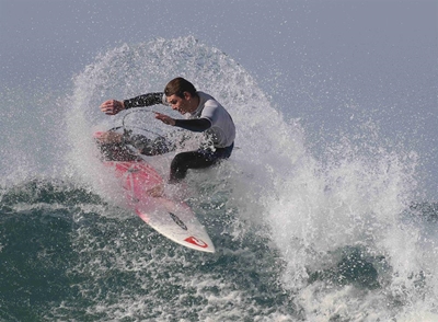 Sun, sea and a lot of surf at Vic Bay
