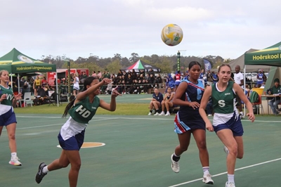 Jeugnetbal skitter op Hoërskool Langenhoven-bane