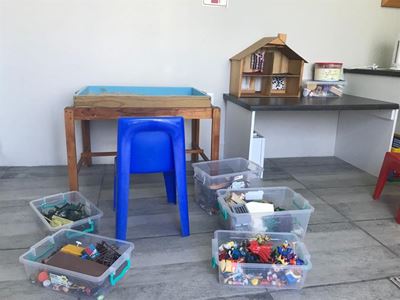 Skenk 'n sagte speelding vir terapiesentrums
