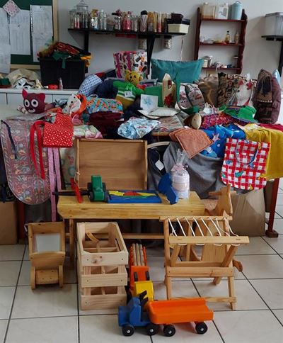 Support the Emmaüs Mini Xmas Market 