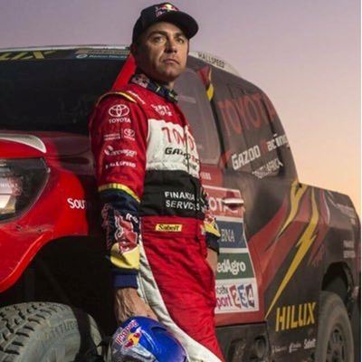 Giniel de Villiers climbs Dakar rankings