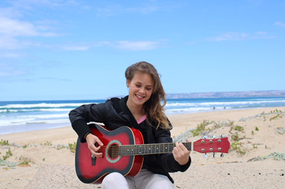 Jong Mosselbaaier stel haar eerste liedjie op Spotify vry