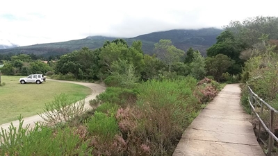 Botanical gardens to reopen