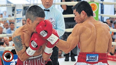 Thai 'dwarf giant' Wanheng equals Mayweather's 50-0 record
