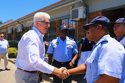 Premier calls for better resourcing of Saps
