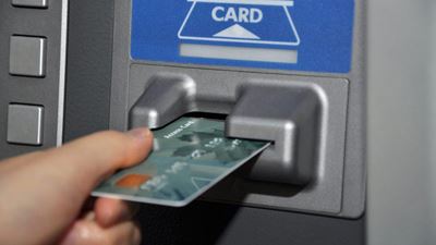 Tourist duped at ATM