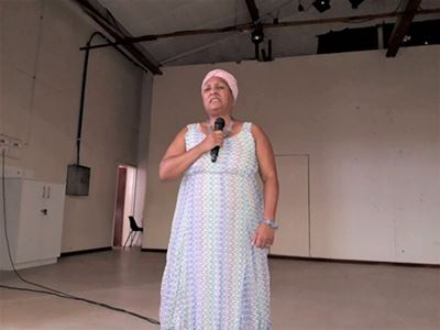 Ellen Pakkies motiveer gemeenskappe