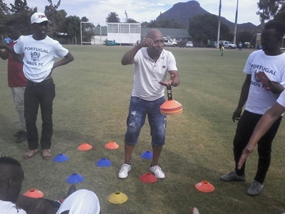 Football star visits Graaff-Reinet 
