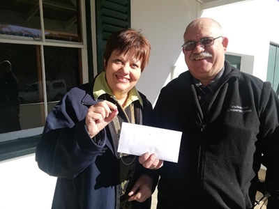 Duiweboere in R2 000 vir kanker