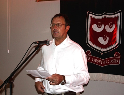 Struisies sê dankie aan hulle borge