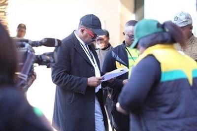 ANCYL marches to Walter Sisulu House to get ‘old people’ out