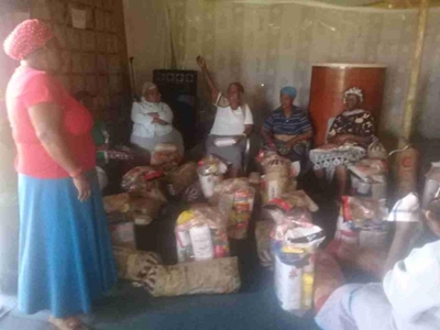 Care centre feeds elderly on Christmas