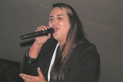 Shaza's 'just holding on'