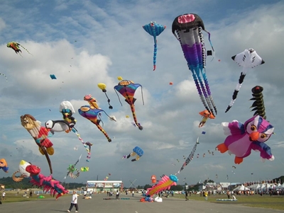 Hoist your kites!