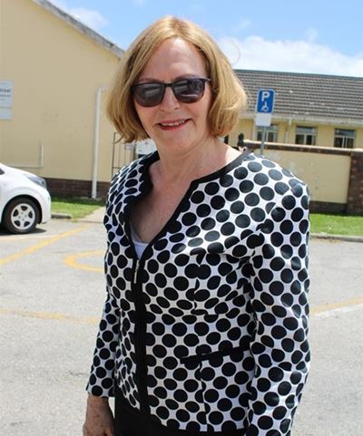 Helen Zille jets in with legal eagles
