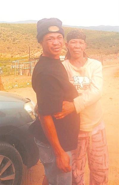 Aangenome seun vind biologiese ma na 33 jaar