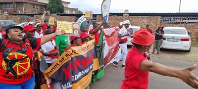 Public sector unions picket after deadlock in wage negotiations