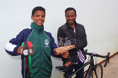 Fietsryer (13) verloor byna sy pa in ongeluk