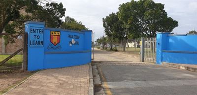 Hoërskool Pacaltsdorp sluit dalk môre vir ontsmetting van perseel