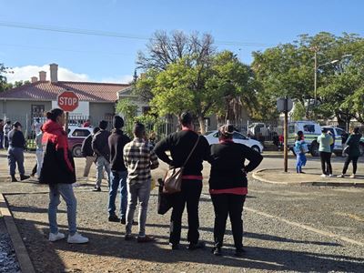 Ladismith-polisieman kry borg
