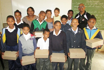 Egpaar sorg vir skoene