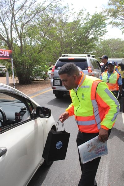 Munisipaliteit skop skoolvakansie af met groot verwelkomingsveldtog