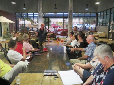 Inwoners gesels oor Klassique