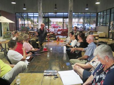 Inwoners gesels oor Klassique