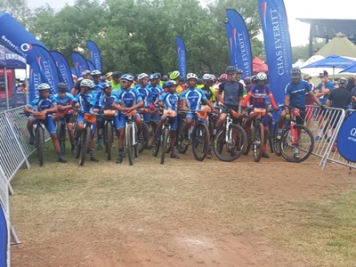 Leopardcrawl-fietswedren vandag op Oudtshoorn