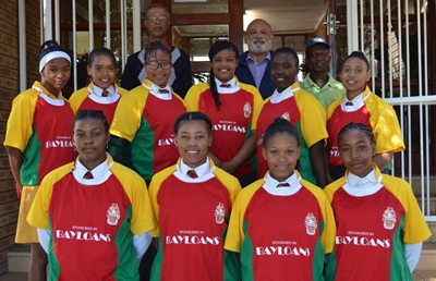 Meisies spog met nuwe rugbytruie