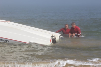 Stilbaai vissersboot slaan om in digte mis 