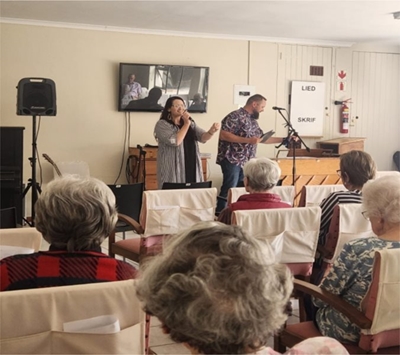 Die jeugmisdaadvoorkominglessenaar besoek Huis Stilbaai