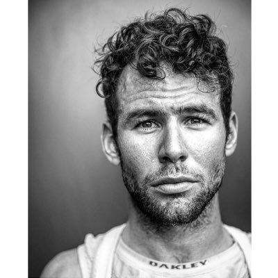 Mark Cavendish suffers fractured rib in crash on opening stage of Tirreno-Adriatico