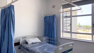 Verkeersbeampte omgery, steeds in hospitaal