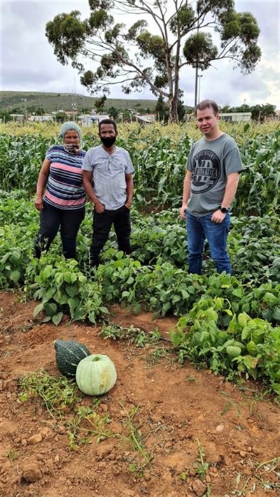 Skool kry vreugde uit groentetuin