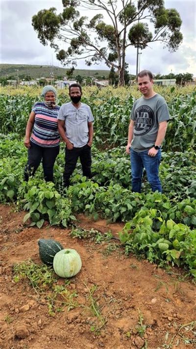 Skool kry vreugde uit groentetuin