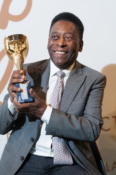 Pele dies at 82