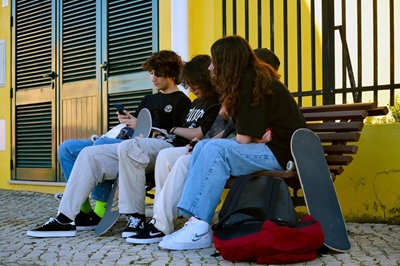 Unemployment rate rises to 33.2%