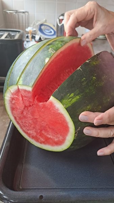 How to cut a watermelon perfectly