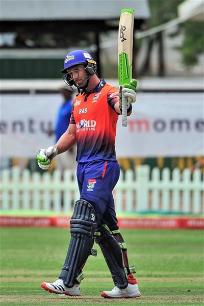 Giftige Cobras pik Warriors