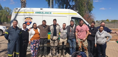 Oudtshoorn nooddienste red motorfietsryers