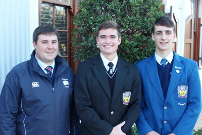 Oakdale onderwyser en 2 leerders na Oostenryk