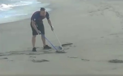 Large black mamba caught on KZN beach