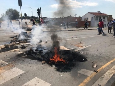 Alex residents fight for their illegal electricity connections