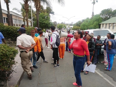 CWP-werkers verdien glo minder as R12 per uur