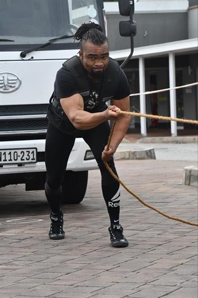 Danovan Oudtshoorn se eie sterkman